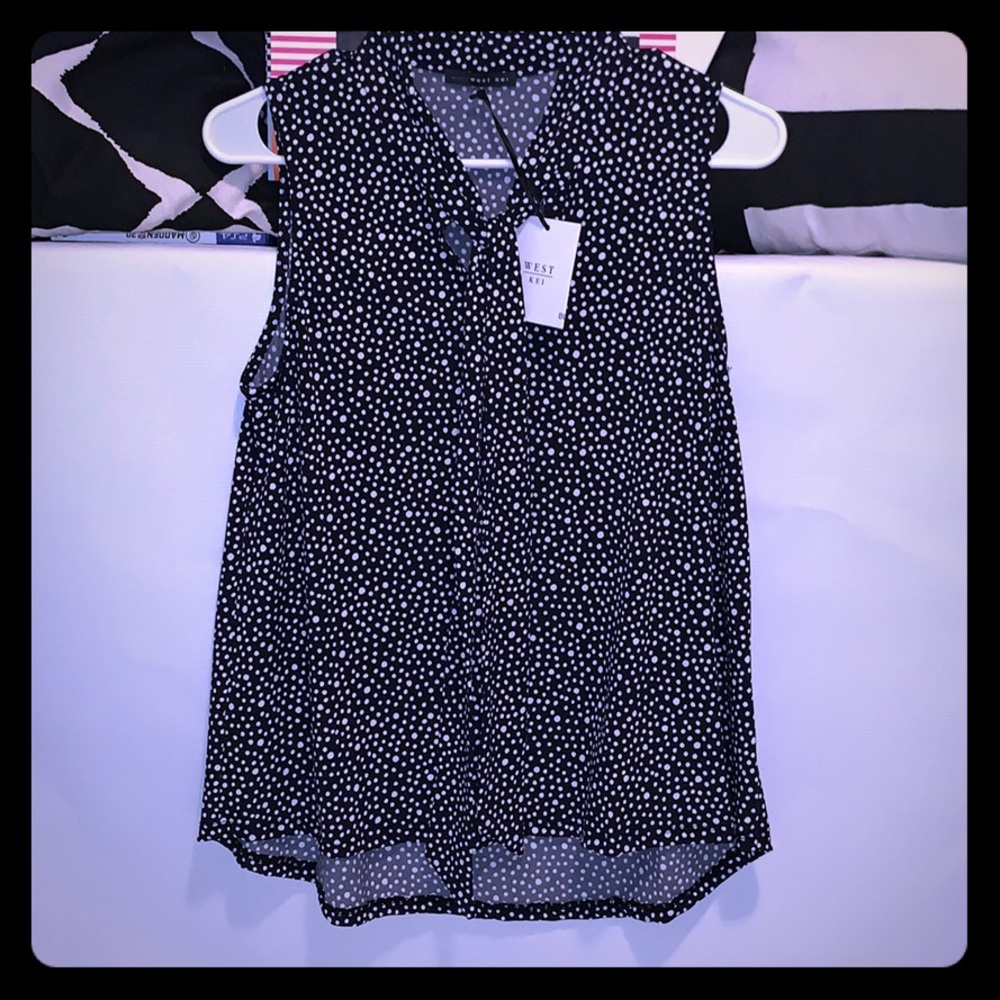 Under the Suit Blouse (sleeveless)